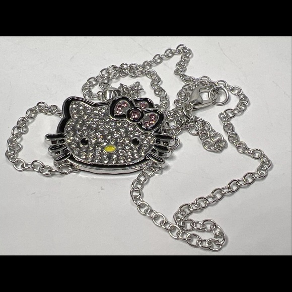 HELLO KITTY PENDANT WITH COLLAR BONE CHAIN - Picture 5 of 5